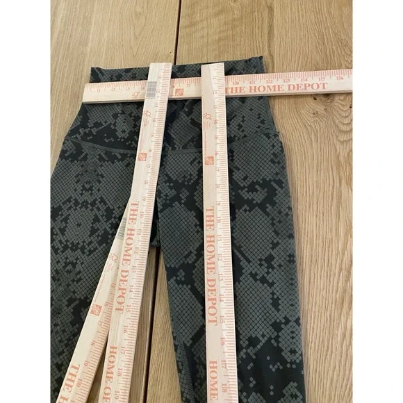 Lululemon Wunder Under Crop High-Rise Full-On Luxtreme 22" Snake Green Size 5 - Picture 3 of 6